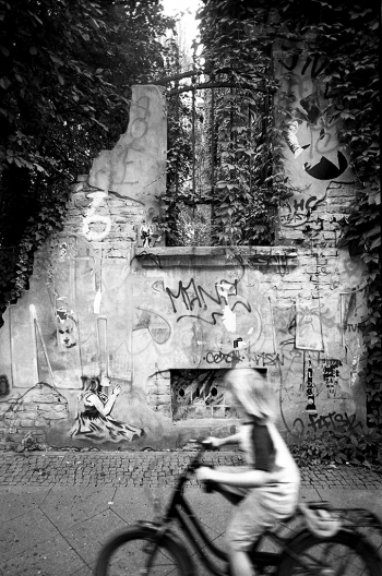 Traumgarten, Streetart und Reste einer (Kriegs)ruine in der Naunynstrasse, Berlin Kreuzberg - © bildraum-f | fotografie 