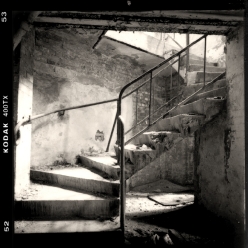 Treppenaufgang zum Badehaus | Lungenheilanstalt Beelitz - © bildraum-f | fotografie